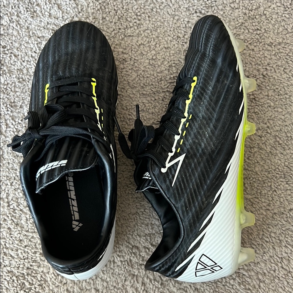 Vizari Black and bright Green Men's Soccer Cleats